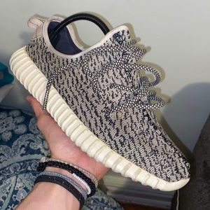 Yeezy 350 Turtle Dove | Send Offers!